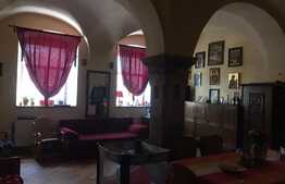 Apartament la casă, 100 mp utili, zona CENTRALĂ!