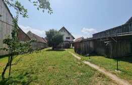 Casă 10 camere, 1000 mp tere, centrul Cristianului