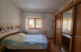 Casă 10 camere, 1000 mp tere, centrul Cristianului