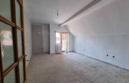 Casă 10 camere, 1000 mp tere, centrul Cristianului