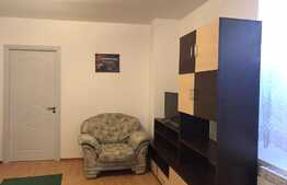 Apartament de 2 camere, la curte, Central