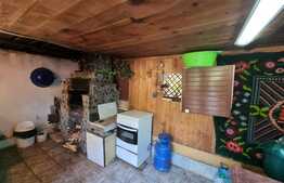 Casă în zonă retrasă și liniștită în Tocile