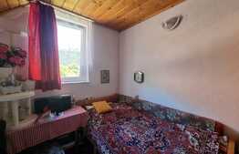 Casă în zonă retrasă și liniștită în Tocile