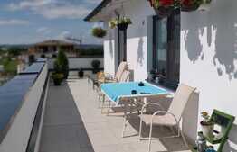 Penthouse ideal pentru tine, frumos, spatios, priveliste deosebita la un super pret!