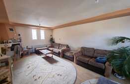 Casă în zonă linistită cu spațiu comercial la parter, aproape de mall!