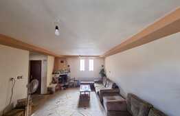 Casă în zonă linistită cu spațiu comercial la parter, aproape de mall!