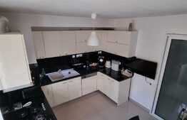 Apartament de 4 camere, 74 mp in zona Cedonia