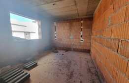 Casă la roșu zona Calea Poplăcii cu pivniță și curte mare!