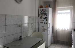 Apartament 4 camere, 80 mp, in Calea Poplacii
