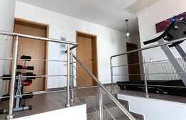 Casa de vanzare, 260 mp utili, 7 camere, in Sibiu!