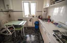 Apartament de 3 camere, zona Vasile Aron