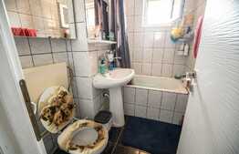 Apartament de 3 camere, zona Vasile Aron