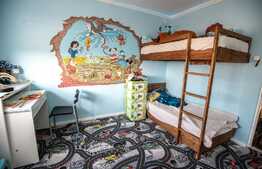 Apartament de 3 camere, zona Vasile Aron