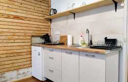 Apartament 3 camere, decomandat si compartimentat in 3 studio, la casa