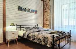 Apartament 3 camere, decomandat si compartimentat in 3 studio, la casa