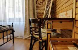 Apartament 3 camere, decomandat si compartimentat in 3 studio, la casa