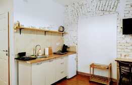 Apartament 3 camere, decomandat si compartimentat in 3 studio, la casa