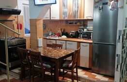 Apartament la mansarda, 2 camere, mobilat si utilat, zona Cedonia!