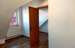 Apartament la mansarda de 3 camere, Vasile Aaron