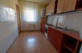 Apartament de 3 camere, 62 mp, semidecomandat, zona Cireșica