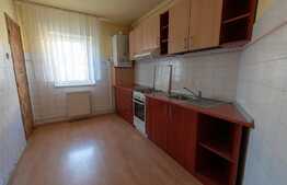 Apartament de 3 camere, 62 mp, semidecomandat, zona Cireșica