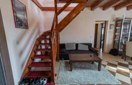 Apartament de 3 camere, decomandat, in zona linistita de case