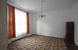 Apartament la casă, 216mp de curte, la 5 minute de centrul Sibiului!