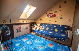 Apartament de 3 camere cu mansarda, mobilat, zona Hipodrom 4