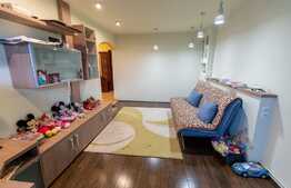 Apartament de 3 camere, decomandat, zona Vasile Aron