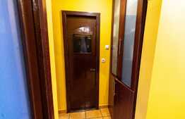 Apartament de 3 camere, decomandat, zona Vasile Aron