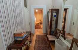 Apartament de 4 camere plus o garsoniera, complet renovate, zona Ultracentrala