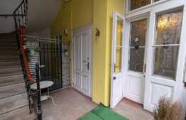 Apartament de 4 camere plus o garsoniera, complet renovate, zona Ultracentrala