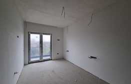 Casă singur în curte, 260 mp utili, în Turnișor