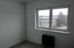 Garsoniera decomandata, renovata recent, zona Trei Stejari