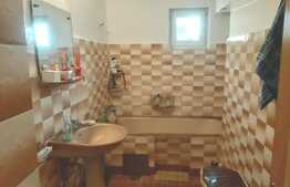 Apartament de 4 camere, 95 mp, decomandat, zona Centrala