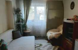 Apartament de 4 camere, 95 mp, decomandat, zona Centrala