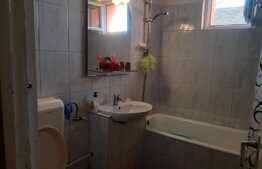 Apartament de 3 camere decomandat, zona Piata Vasile Aron