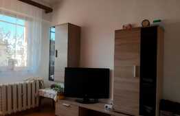 Apartament de 3 camere decomandat, zona Piata Vasile Aron