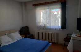 Apartament de 3 camere decomandat, zona Piata Vasile Aron