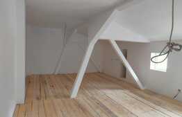 Apartament 3 camere, central, ideal pentru investitie