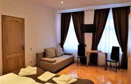 Super apartament de 4 camere, foarte spatios, zona foarte buna