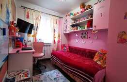 Apartament 3 camere, super dragut, zona linistita si de interes