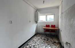 Apartament 3 camere, decomandat, zona foarte buna