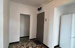 Apartament 3 camere, decomandat, zona foarte buna
