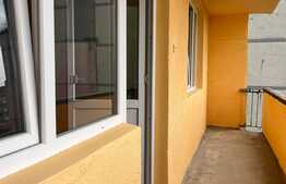 Apartament 3 camere, decomandat, zona foarte buna