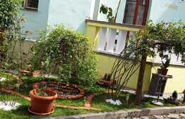 Apartament deosebit la casă, curte proprie, 145 mp utili