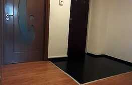 Apartament de 3 camere, 65 mp, decomandat, zona Valea Aurie