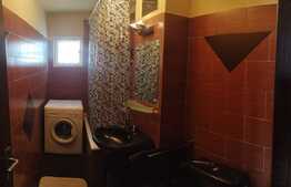 Apartament de 3 camere, 65 mp, decomandat, zona Valea Aurie