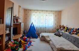 Apartament 2 camere, 63 mp, balcon, loc de parcare, zona Strand