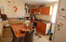 Apartament 2 camere, 63 mp, balcon, loc de parcare, zona Strand
